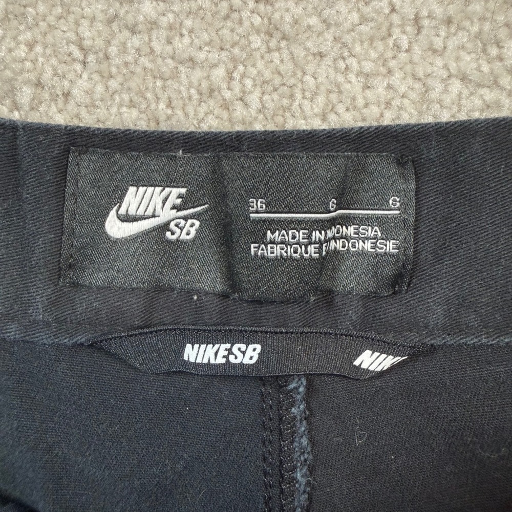 Nike SB Chino Shorts Men 36 Black Stretch Cotton Twill Skate Casual Flat Front - Picture 4 of 8